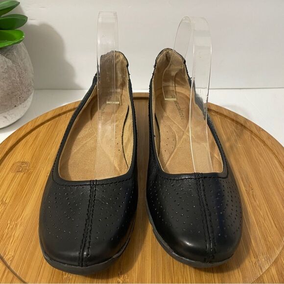 Naturalizer Yadira Black Perforated Leather Ballet Flat Women's 9 Comfort Loafer - Picture 3 of 10